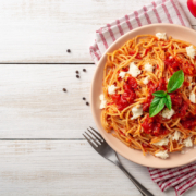 Klassische Spaghetti in Tomatensauce