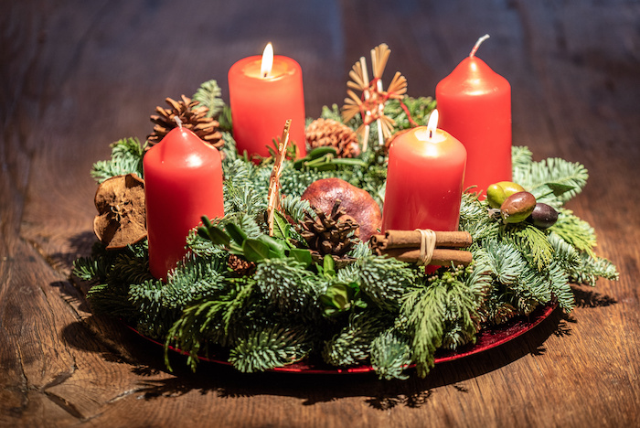 Advent, Advent … an jedem Adventsonntag wird eine weitere der vier Kerze entzündet.