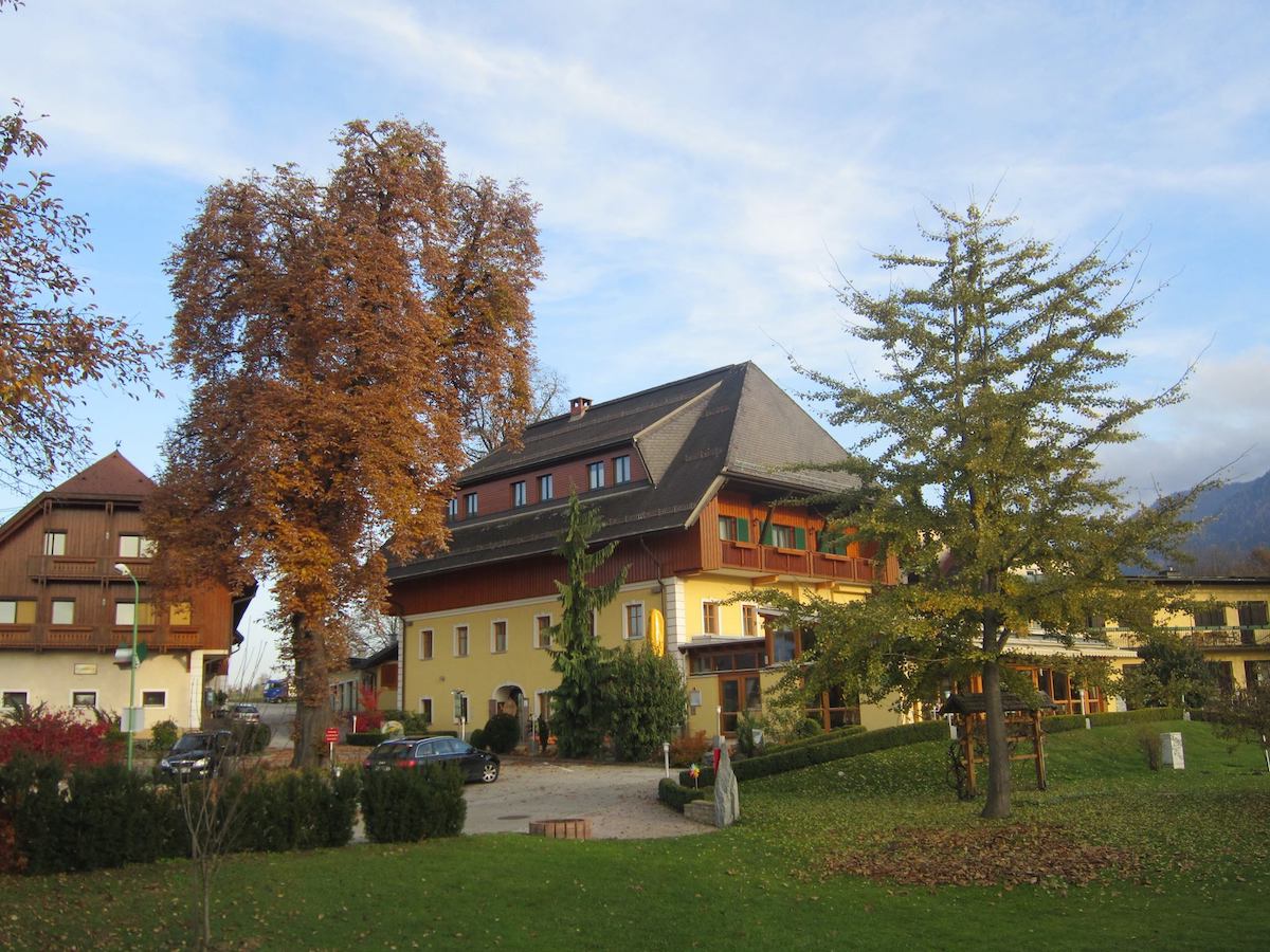 Zwischen Villach und dem Faaker See liegt das Hotel Restaurant Zollner.