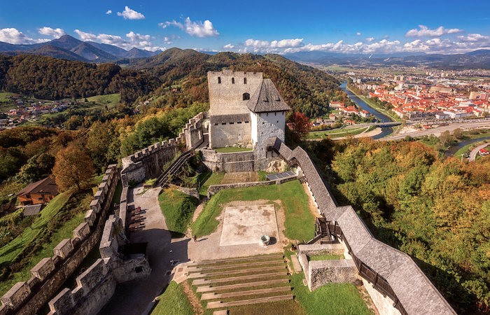 Die Alte Burg von Celje liegt auf halbem Weg zwischen Ljubljana und Maribor.